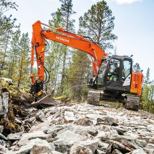 Hitachi_Escavadoras_ZX135US